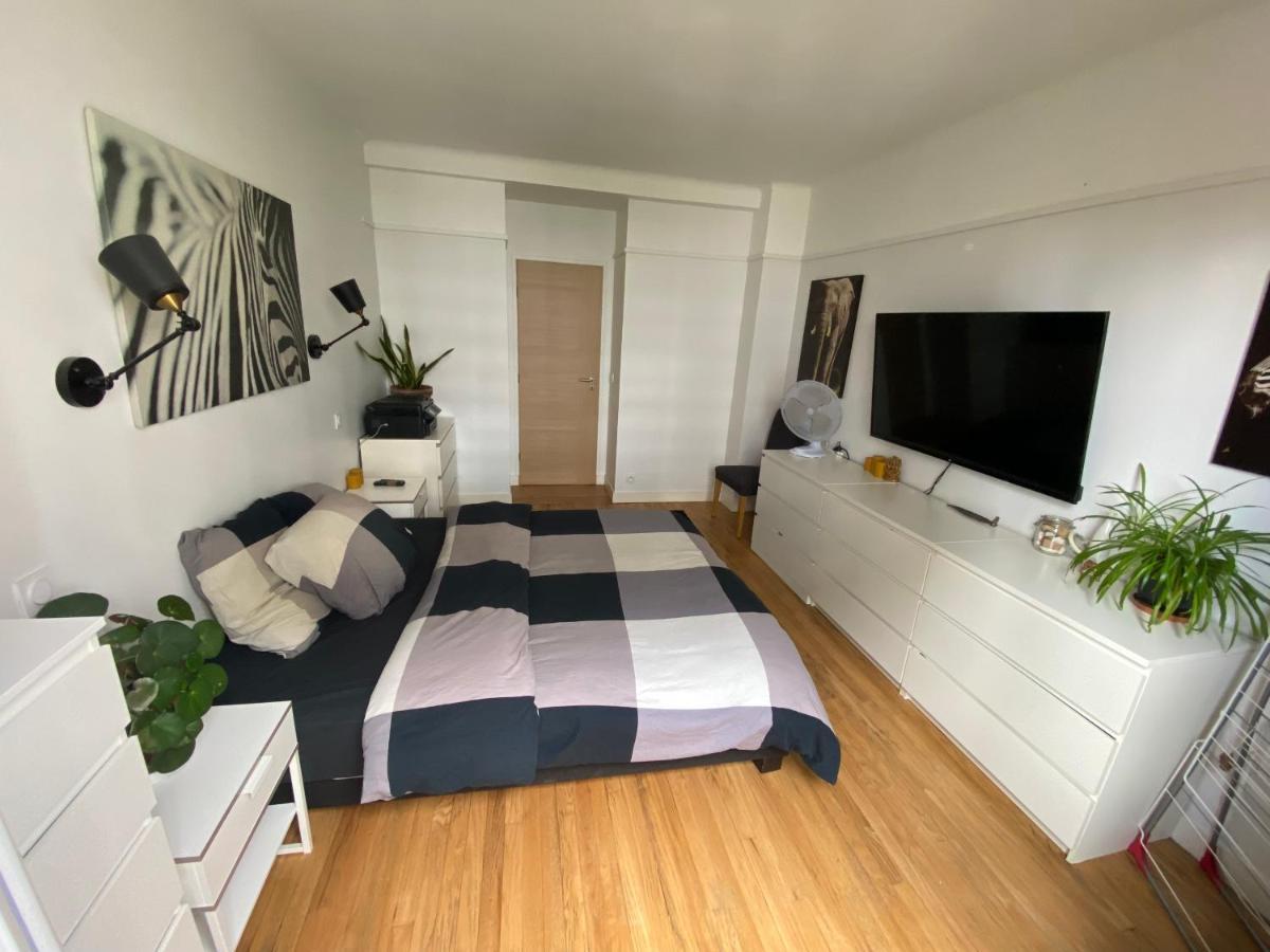 Appartamento Grand F2 Avec Vue Sur La Maison De Georges Brassens Parigi Esterno foto